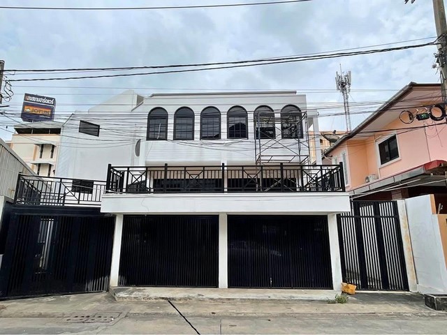 ให้เช่าบ้านเดี่ยว 3 ชั้น 56 ตร.ว. ซอยอุดมสุข 52 เขตบางนา ใกล้ BTS อุดมสุข