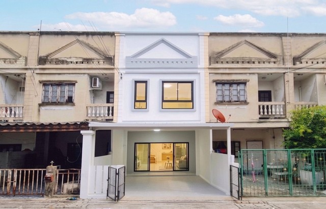ทาวน์เฮ้าส์ปากเกร็ด   สุขาประชาสรรค์ 3  บ้านสวยตกเเต่งใหม่พร้อมเฟอร์ 