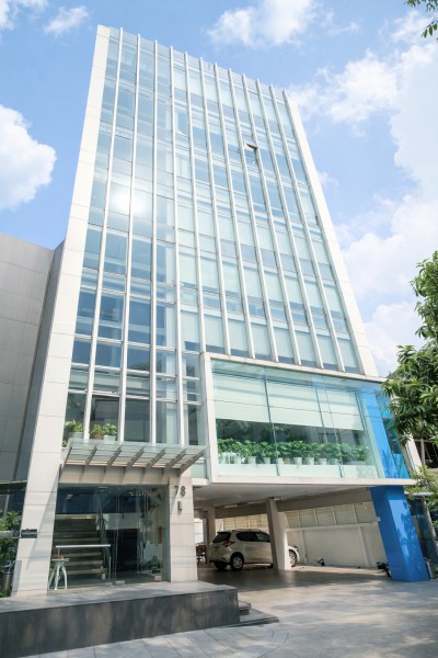 12ที่จอดรถ คิงเพาเวอร์  ให้เช่าอาคารสำนักงาน 8 ชั้น ดาดฟ้าที่ดิน80 ตร.ว. BRT 1,290ตร.ม. มหานคร 800 ม. อาคารสงเคราะห์BTSช่องนนทรี 650ม.