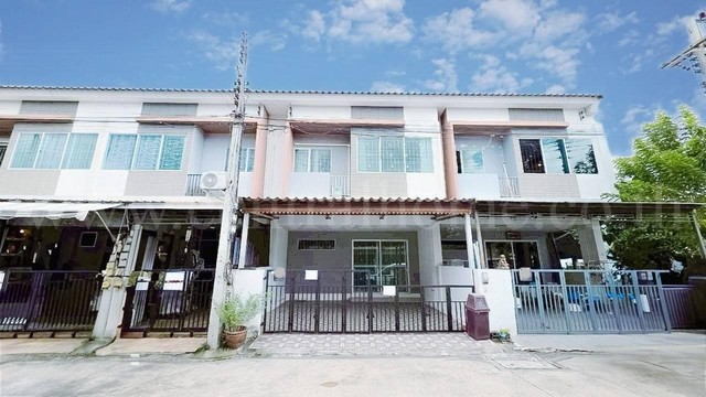 จองด่วน ทาวน์โฮม เดอะทรัสต์ ทาวน์ วงแหวน - ลําลูกกา คลอง 5 ราคาถูก