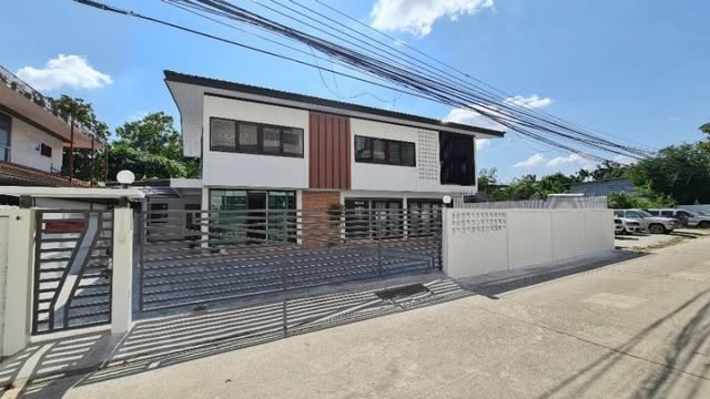 รหัสC7214 ให้เช่าบ้านเดี่ยว 2ชั้น เนื้อที่ 92 ตรว. ย่านโชคชัย4 ลาดพร้าววังหิน เสนานิคม ใกล้เลียบด่วน เหมาะอยู่อาศัยและทำโฮมออฟฟิศ
