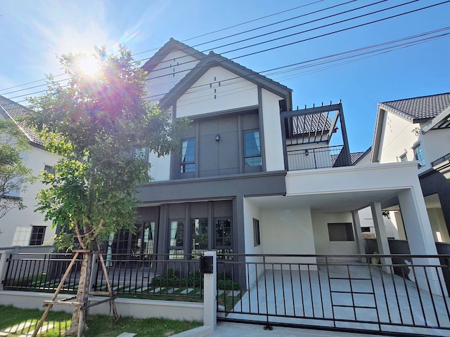 BH4261 ให้เช่าหรือขาย บ้านเดี่ยว CENTRO Bangna ใกล้ Mega Bangna บ้านใหม่ 4 ห้องนอน 300 ตร.ม. พร้อมเข้าอยู่ ใกล้โรงเรียนนานาชาติ