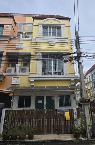 ให้เช่าทาวโฮม4 ชั้น ซอย ศรีด่าน 24 หลังมุม จดทะเบียนได้บ้านกลางเมืองบริติชทาวน์ศรีนครินทร์ ถนนบางนา-ตราด  ถนนสุขุมวิท, เทพารักษ์ 