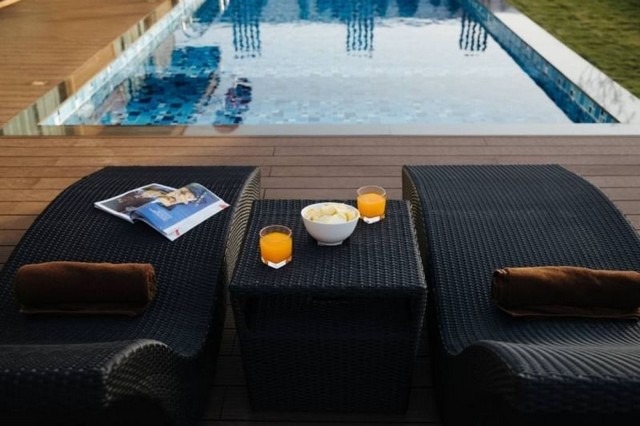 1580万泰铢出售，出租100000泰铢一个月，房子非常漂亮,  非常安全舒适 ,  ​泳池非常漂亮