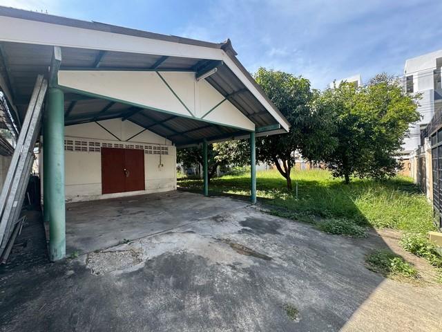 P2096 ให้เช่า ที่ดิน พร้อมสิ่งปลูกสร้าง ใจกลางอารีย์ ซอยอารีย์สัมพันธ์ 3 เหมาะกับทุกธุรกิจ จะร้านอาหาร คาเฟ่ สปา สตูดิโอ หรือ โฮมออฟฟิศ 