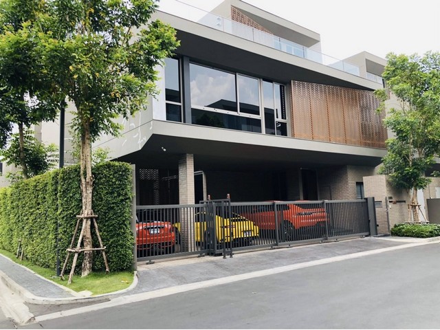 ขายบ้านเดี่ยวหรู 3 ชั้นหลังมุม 450 ตรม. โครงการ ARTALE พัฒนาการ-ทองหล่อ ซอยพัฒนาการ 20 ใกล้ทางด่วน เพียง 3.5 กิโลเมตร ถึงทองหล่อ