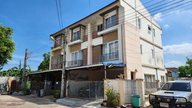 ขายทาวน์โฮม 3 ชั้น โครงการ นาราวัลย์ เพชรเกษม 63 เขตบางแค กรุงเทพ 