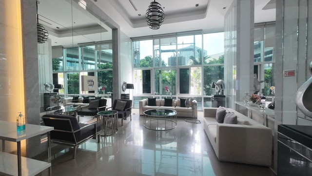 For rent: Casa Condo Ratchada Ratchaphruek, 10th floor, pool view, studio room, fully furnished, ready to move in. 9,000 baht/month.