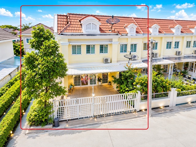  ทาวน์โฮม 2 ชั้น หลังมุม กว้าง 5.5 เมตร  3นอน นวลจันทร์54-58 2 น้ำ 32ตร.วา.380 ตร.ม.นวมินทร์ 161-165 เลียบด่วนรามอินทรา พร้อมเฟอร์ฯ