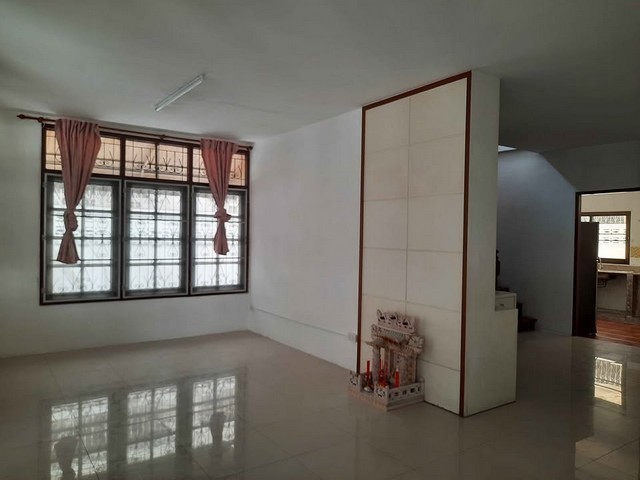 ให้เช่าบ้านเดี่ยว77 ตร.ว. ซ.ประชาราษฏร์บำเพ็ญ 24  หมู่บ้านอยู่เจริญ ย่านห้วยขวาง ใกล้ MRT 3 ห้องนอน 3 ห้องน้ำ  