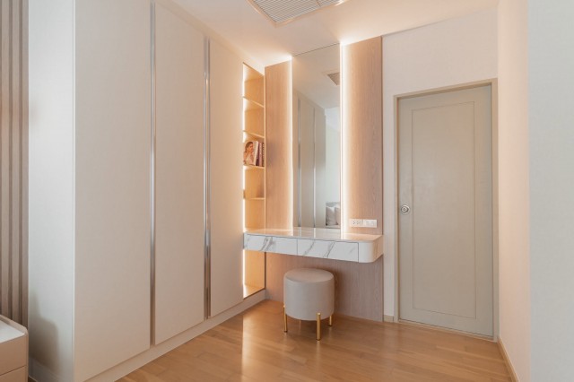 Noble Reveal Ekkamai spacious clean 15th floor BTS Ekkamai