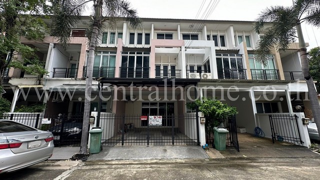 ขายด่วน ทาวน์โฮม วิสต้า ปาร์ค รัชดา - รามอินทรา รีโนเวทใหม่ทั้งหลัง