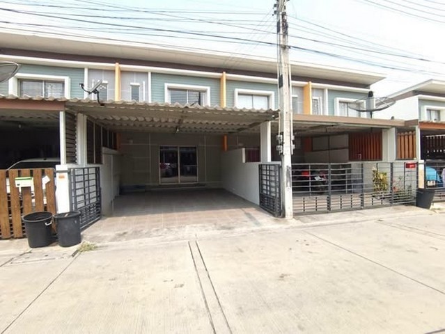 ขายบ้านทาวโฮม 2 ชั้น มบ.ไลฟ์ทาวโฮม Iife Townhome อ.บ้านบึง จ.ชลบุรี
