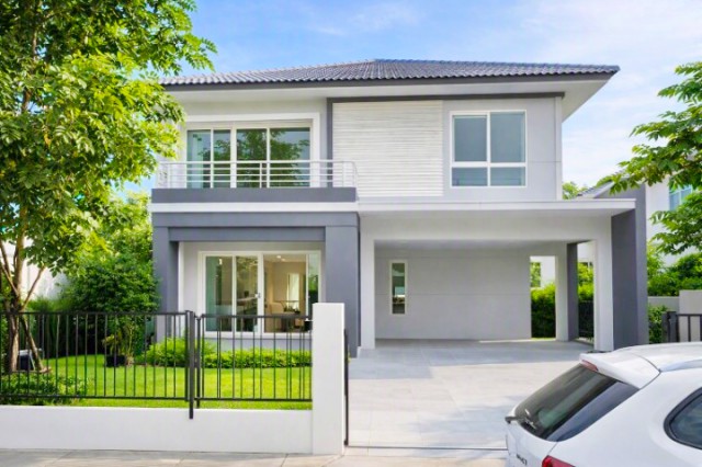 พร้อมเฟอร์ฯบางส่วน 3 แอร์ Village Hub 200ม..บ้านเดี่ยว 2 ชั้น  3 นอน 55ตรว 220ตร.ม.ประชาอุทิศ90  คลองสวน พระสมุทรเจดีย์ . 3น้ำ