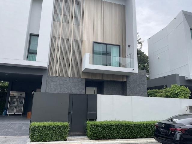 ขายบ้านเดี่ยว3ชั้น102ตร.วหมู่บ้านนันทวันพระราม9ศรีนครินทร์กรุงเทพกรีฑาติด Wellington International School