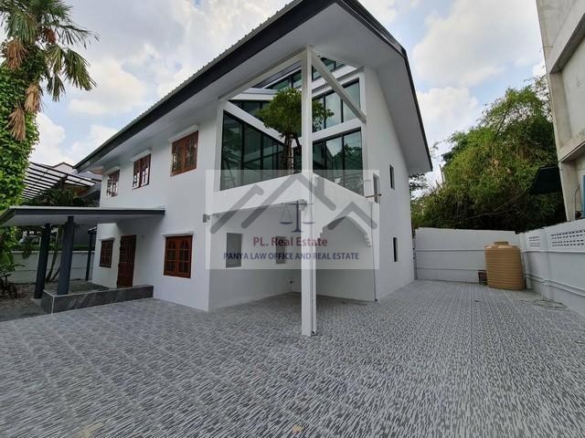 ให้เช่าโฮมออฟฟิศ2ชั้น200 ตร.ม.ย่านโชคชัย4ลาดพร้าวใกล้MRTโชคชัย4ใกล้นาคนิวาสลาดพร้าววังหินเลียบด่วน เหมาะทำโฮมออฟฟิศ