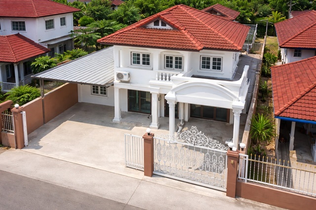 ประเสริฐมนูกิจ40-44 นวมินทร์111 โพธิ์แก้ว 64ตร.ว. บ้านใหญ่มาก 3-4นอน 3-4คัน 256ตร.ม.  ตลาดปัฐวิกรณ์ 900ม.  DIY Chocolate Ville 1.74กม. 