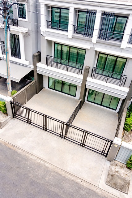 ใกล้แยกพระประแดง 400 ม. 22 ตร.ว. 260 ตร.ม. ห้างบิ๊กซี สุขสวัสดิ์ 400 ม.ตลาดพระประแดงอาเขต ถ.สุขสวัสดิ์31-37 ทาวน์โฮม 3ชั้น 3นอน 3น้ำ 