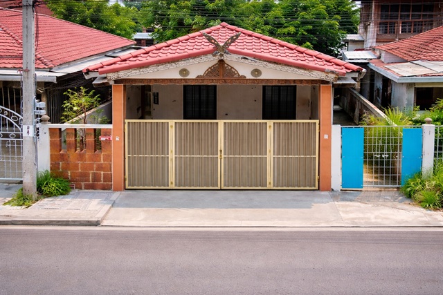 บ้านทรงไทย 2 นอน สาย3 บ้านแฝด 2 ชั้น 2 น้ำ บรมราชชนนี64-70 ศาลาธรรมสพน์  ใกล้รร.วัดใหม่ผดุงเขต 25 ตร.ว.ทำเลทวีวัฒนา 