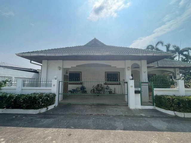 ขายบ้านเดี่ยว ซอยเนินพลับหวาน ติดโรงเรียนสว่างบริบูรณ์ หมู่บ้านมี รปภ 24 ชั่วโมง