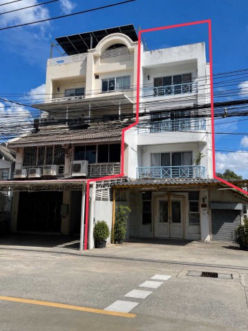 ขายอาคารพาณิชย์ 4.5 ชั้น หลังมุม เนื้อที่ 35 ตร.ว. | ซอยนาคนิวาส 37 แยก 1   เขตลาดพร้าว,กรุงเทพมหานคร