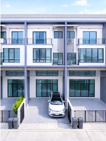 กรุงเทพกรีฑา ทาวน์เฮ้าส์ 3.5ชั้น ให้เช่า 3นอน 4น้ำ ARLบ้านทับช้าง 1.6กม. Nirvana PORCH