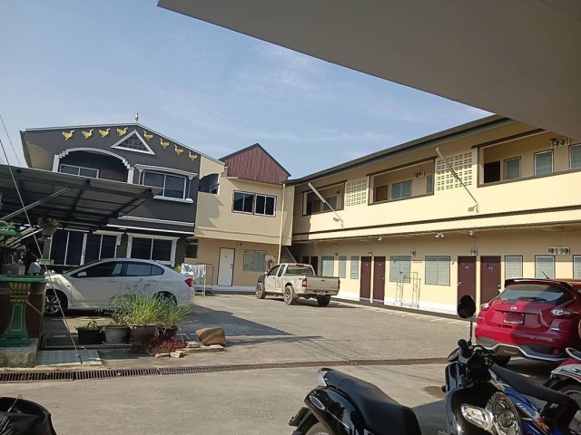 ขายหอพัก​ 15.5​ ล้าน​ 224 ตรว. 40​ ห้อง #โซนสันผีเสื้อ #เขต​อ.เมือง​ #ใกล้มีโชคพลาซ่า​ หอพัก 2 ชั้น พร้อมบ้าน 1 หลังให้เช่า