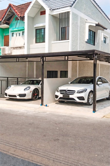 โรงเรียนเศรษฐบุตร MRT สายสีชมพู 300 ม. ใกล้ตลาดมีนบุรี 800ม. 26 ตร.ว สินแพทย์เสรีรักษ์ ทาวน์เฮาส์ 2นอน 2-3A/C 2น้ำ หลังมุม 