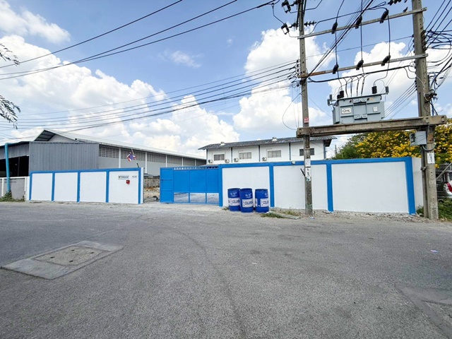 ถ.เอกชัย81-87 ใกล้ Big C บางบอน 900 ม.  และ ตลาดปิ่นทอง 1 กม.  เดินทางสะดวกเชื่อมต่อพระราม 2 กัลปพฤกษ์  300 ตร.ว. 800 ตร.ม. แยกบางบอน 1 