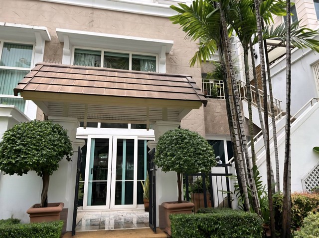 ขายทาวน์เฮ้าส์ 4 ชั้น หมู่บ้านลดาวัลย์ ณ เจ้าพระยา ระดับ High-end ติดแม่น้ำเจ้าพระยา บนทำเลศักยภาพถนนเจริญกรุง 