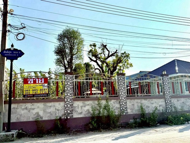 ขายบ้านพูลวิลล่า หลังมุม พื้นที่กว้าง 204.8 ตร.วา. บ้านสร้างใหม่ สไตล์โมเดิร์น พร้อมสระว่ายน้ำส่วนตัว  ทำเลศักยภาพ  บางหญ้าแพรก สมุทรสาคร  