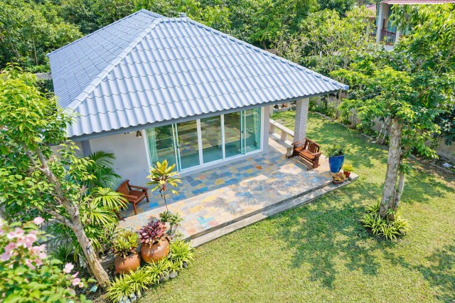 ถนนสุขุมวิท 100ม.ทะเลบางพระ 190 ม. ศรีราชา บ้านเดี่ยว  150 ตร.ว.300 ตร.ม.3 นอน 2 น้ำ เซ็นทรัล ศรีราชา 3.2กม.