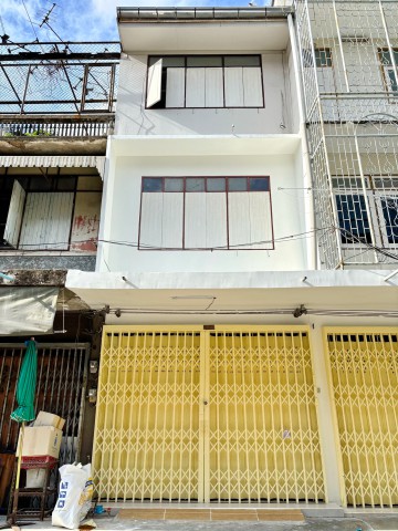 คลองถม เยาวราช บำรุงเมือง อาคารพาณิชย์ 3 ชั้น 4 นอน 2 น้ำ ใกล้รพ.ธนบุรีบำรุงเมือง 450 ม.คลองถม พื้นที่รวม 105 ตร.ม.เหมาะอยู่อาศัย ทำออฟฟิศ
