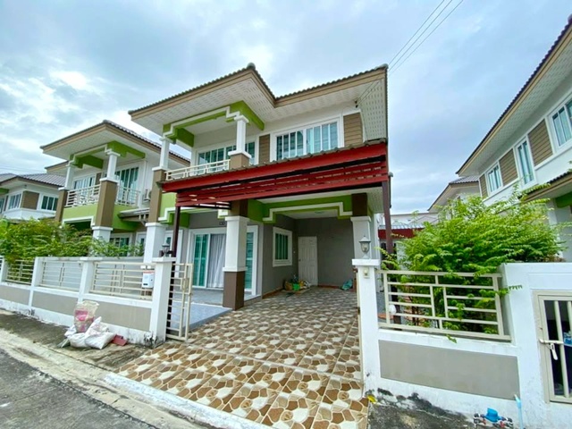 261012poonntifnw ให้เช่า บ้าน ตลาดสดนิคมบางปู บางปูนคร-พุฒสี โลตัส แพรกษา 800 ม.ให้เช่าบ้าน 2 ชั้นพร้อมสวน และสนามหญ้า 42 ตร.วา.ย่านแพรกษา