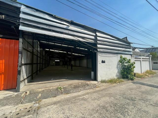 ให้เช่าโกดัง 330 ตร.ม. ซอยนวมินทร 78 ใกล้ตลาดปัฐวิกรณ์ รถ 10 ล้อ เข้า-ออกใด้