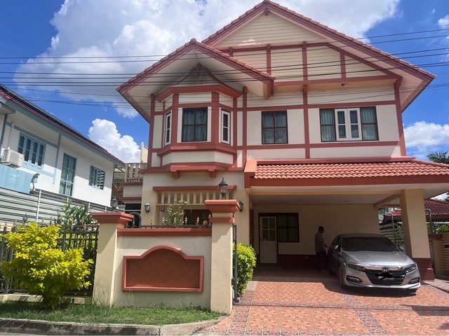 ให้เช่าบ้านหมู่บ้าน ลัดดารมย์ ราชพฤกษ์ รัตนาธิเบศร์  4 ห้องนอน 4 ห้องน้ำ ติดถนนใหญ่ราชพฤกษ์ 