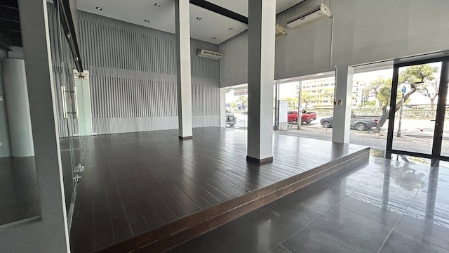 BH3957 ให้เช่าอาคารพาณิชย์ 4 ชั้น ใกล้สนามบินสุวรรณภูมิ ติดถนนใหญ่ กิ่งแก้ว 62/2 พื้นที่ใหญ่ เหมาะทำออฟฟิศ โชว์รูม คลินิก