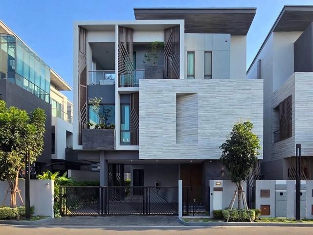 ขายบ้านเดี่ยว 3 ชั้น 440 ตร.ม. Modern Luxury The Gentry สไตรวิลล่า ซ.พัฒนาการ 2