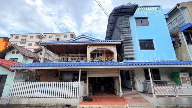 บ้านพร้อม อพาร์ตเม้นท์ ใน นิคมอุตสาหกรรม นวนคร ซอยไทยธานี 12