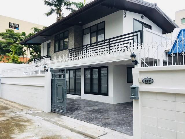ให้เช่าโฮมออฟฟิศ 2 ชั้น 200 ตร.ม. หลังมุม ย่านลาดพร้าว สุทธิสาร ใกล้ MRT สุทธิสาร