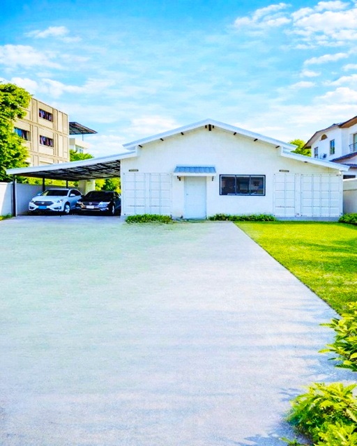 โฮมออฟฟิศ 3นอน 2น้ำ แม็คโคร ศรีนครินทร์2 100ม. ศรีนครินทร์34-40 ถ.อ่อนนุช44-48 ใกล้ BTSศรีนครินทร์38 700ม.172ตร.ว.  682 ตร.ม. .