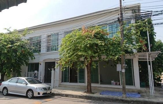 ให้เช่าบ้านเดี่ยว2ชั้นหมู่บ้านสัมมากรรามคำแหง112เฟอร์ครบย่านรามคำแหง 