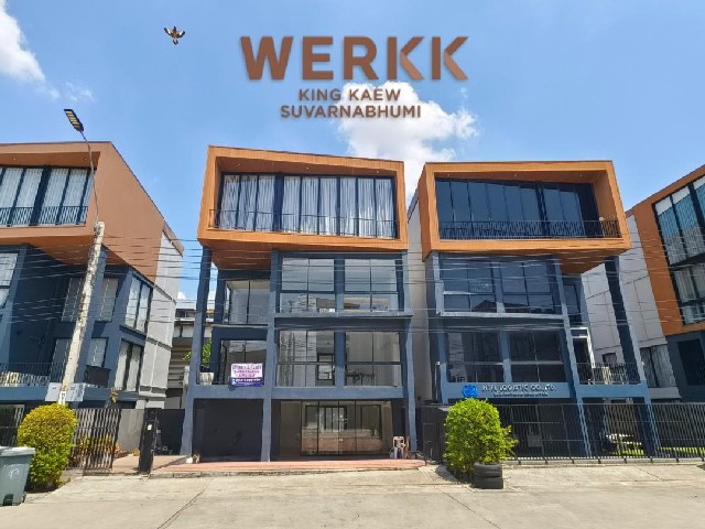 ขาย ให้เช่า Home Office 4 ชั้น WERKK กิ่งแก้ว ตึกใหม่พร้อมใช้งาน 5 นาทีถึงสนามบิน โถงใหญ่ทุกชั้น 1 ห้องนอน 3 ห้องน้ำ 