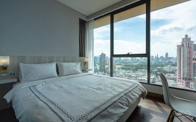 The Lumpini 24 Spacious Peaceful Conveniently 22nd Floor BTS PhromPhong