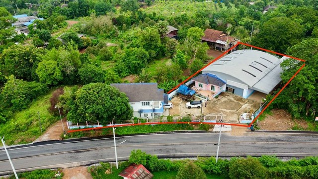 ขาย บ้าน + โกดัง ท่าใหม่ จันทบุรี เป็นบ้านเดี่ยว พร้อมโกดัง ออฟฟิศสำนักงาน   