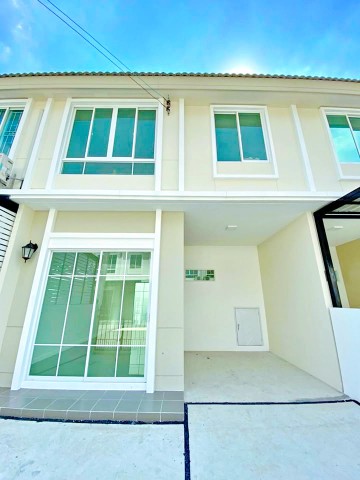 เทพารักษ์-ศรีนครินทร์18 ตร.ว.145   ทาวน์โฮม 2 ชั้น 3จุฬารัตน์  นอน 2 น้ำตร.ม.รพ.4 2.2 กม.