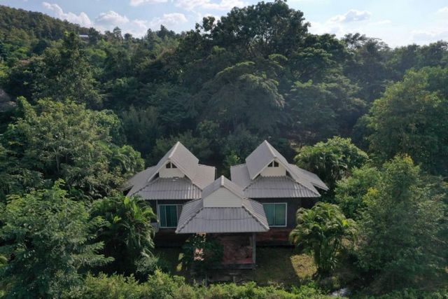 ขาย 11.5 ล้าน บ้านล้อมด้วยธรรมชาติ #แม่โป่ง #ดอยสะเก็ด #บ้านสไตล์วิลล่า 4 หลัง พร้อมที่ดินกว่า 4 ไร่ น้ำดีตลอดปี #วิวภูเขา #วิวทุ่งนา