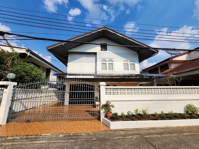 ให้เช่าบ้านเดี่ยว 2 ชั้น 60 ตรว. 5 ห้องนอน ย่านห้วยขวาง ประชาราษฏร์บำเพ็ญ17 ใกล้  MRT ห้วยขวาง แต่งหรู เฟอร์ครบ พร้อมเข้าอยู่