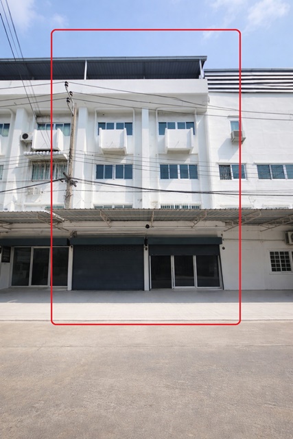 BTS รัชโยธิน   ซ.พหลโยธิน 31-39 32 ตร.ว. ให้เช่าอาคารพาณิชย์ 4 ชั้น 2 คูหา ใกล้ BTSเสนานิคม 310 ม. ลาดยาว จตุจักร 400 ตร.ม.
