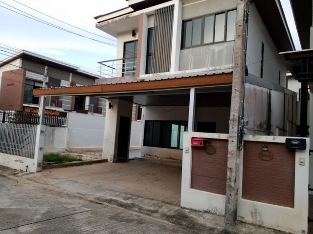 ขายบ้านแฝดโครงการ บ้านเบญจพล 3 ถ.สายท่าอากาศยานสุราษฎร์ธานี ต.วัดประดู่ อ.เมืองสุราษฎร์ธานี จ.สุราษฎร์ธานี